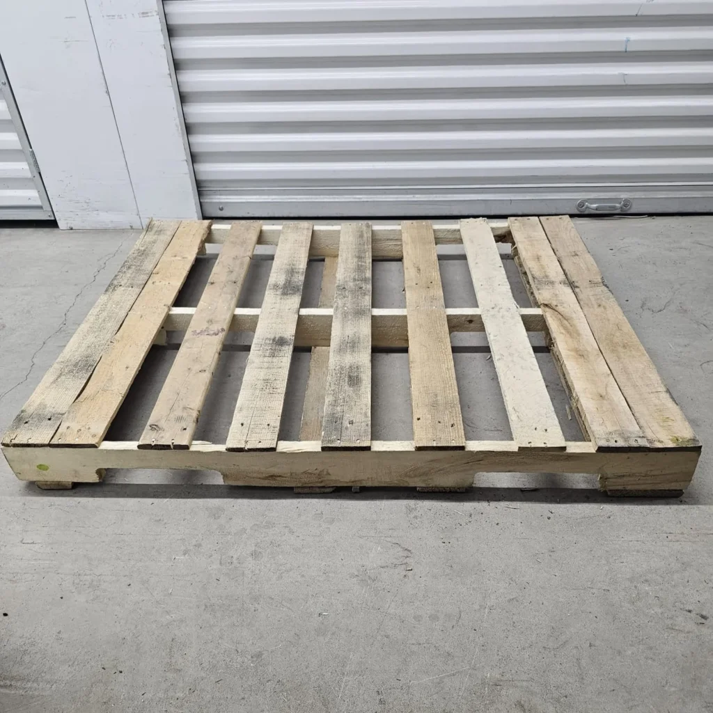 What Are Stringer Pallets and How Are They Used?